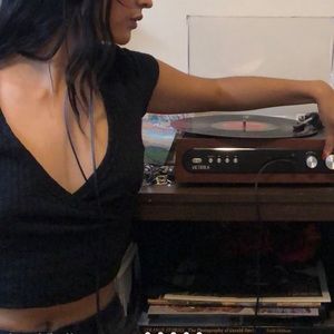 COPY - Urban Outfitters v neck short sleeve sweat…